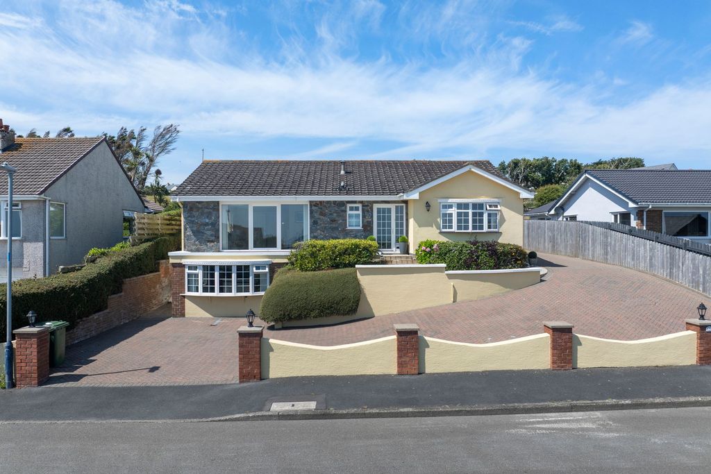 Property photo 1 of 34
