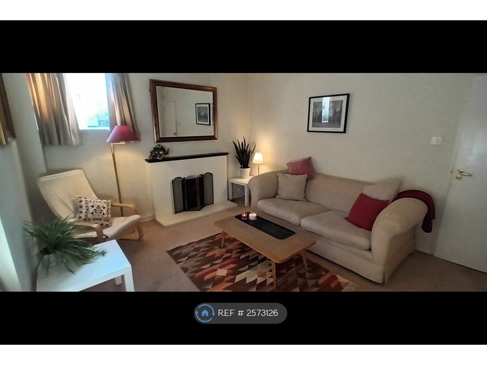 Property photo 1 of 21 Sitting Room 1