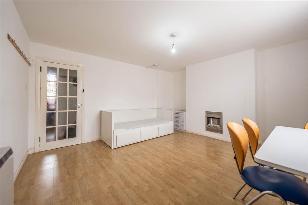 Property photo 2 of 19 Dsc03387-Hdr.Jpg