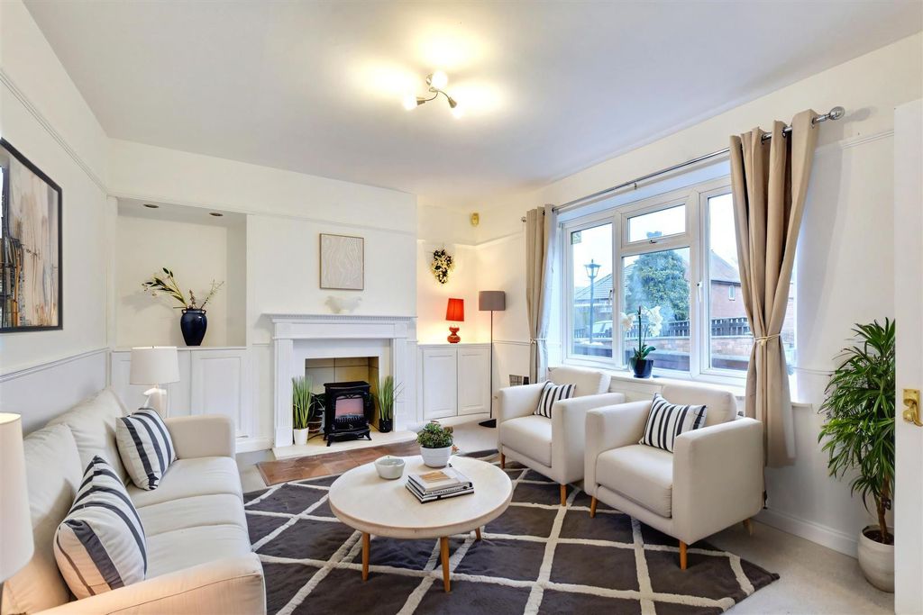 Property photo 3 of 20 Lounge Vf2.Jpeg