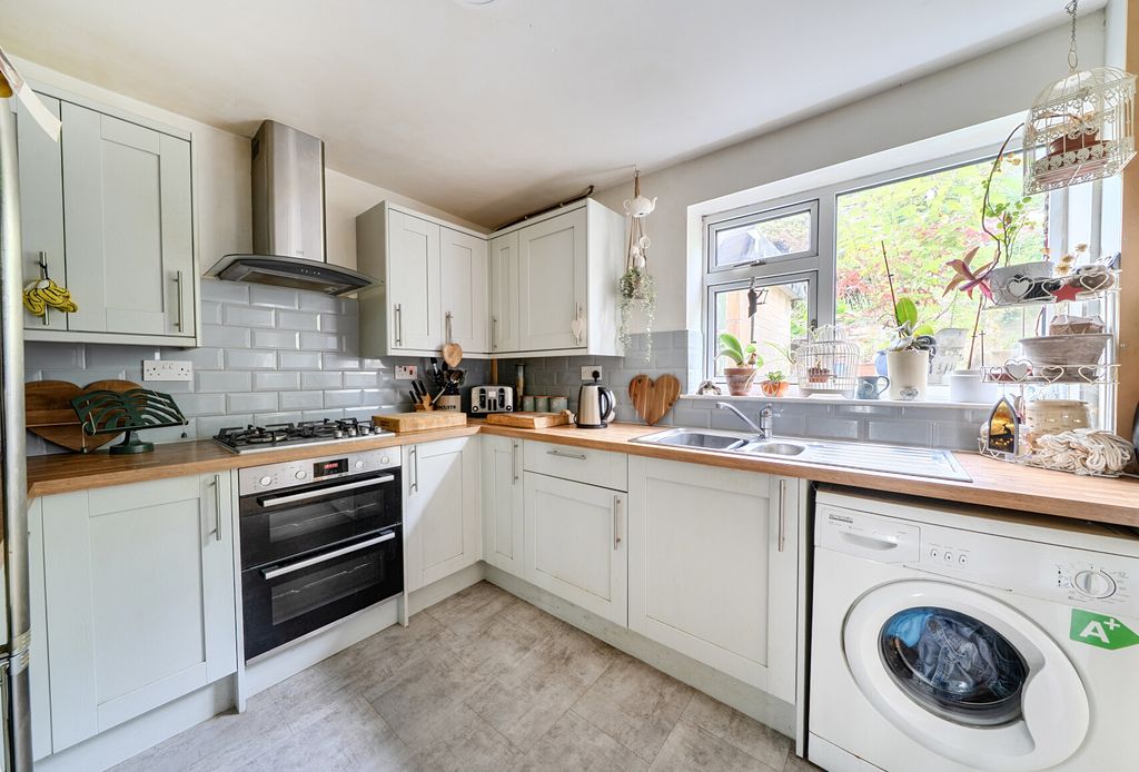 Property photo 2 of 22 1464450-10-6A1d4A...