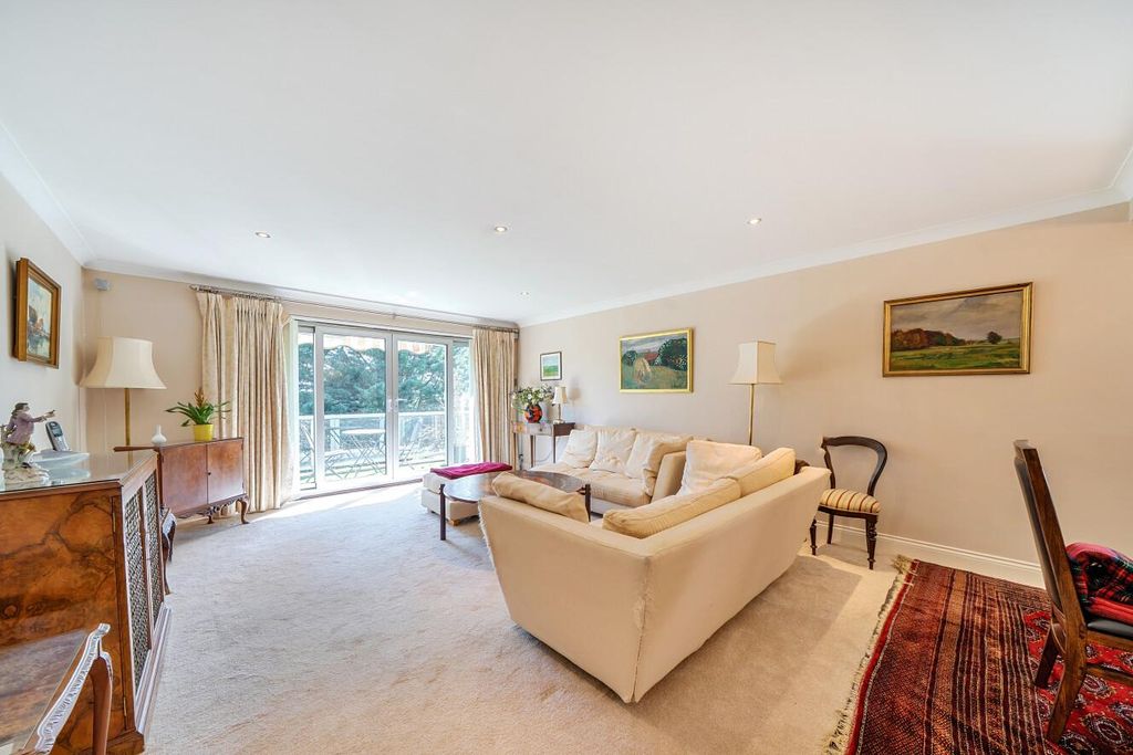 Property photo 2 of 16 Picture 2