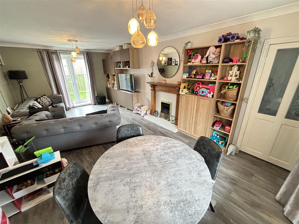 Property photo 3 of 16 Open Plan Living And Dining Room