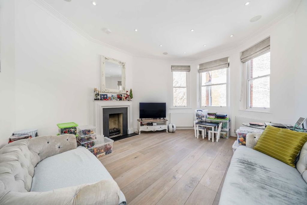 Property photo 2 of 7