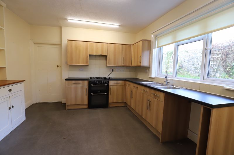 Property photo 2 of 13 Photo 4