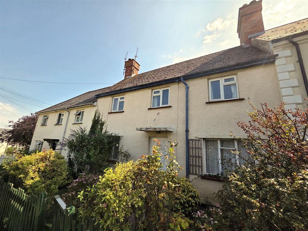 Property photo 1 of 9 175 London Road - Front.Jpg