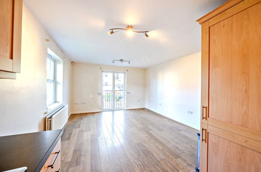 Property photo 3 of 14 Picture No. 18