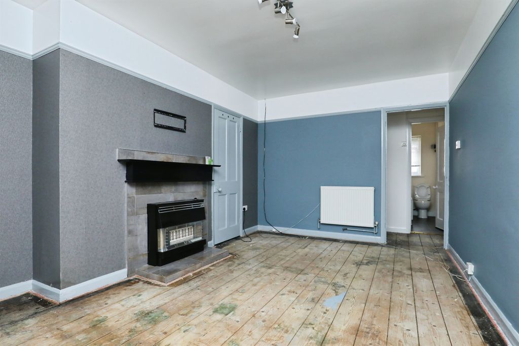 Property photo 3 of 16