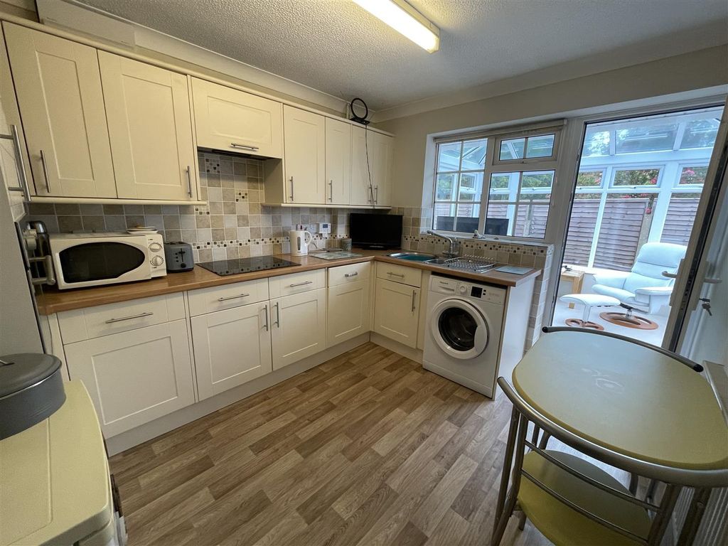 Property photo 2 of 10