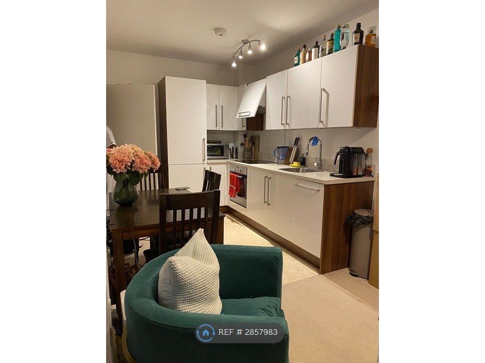 Property photo 1 of 4 Kitchen