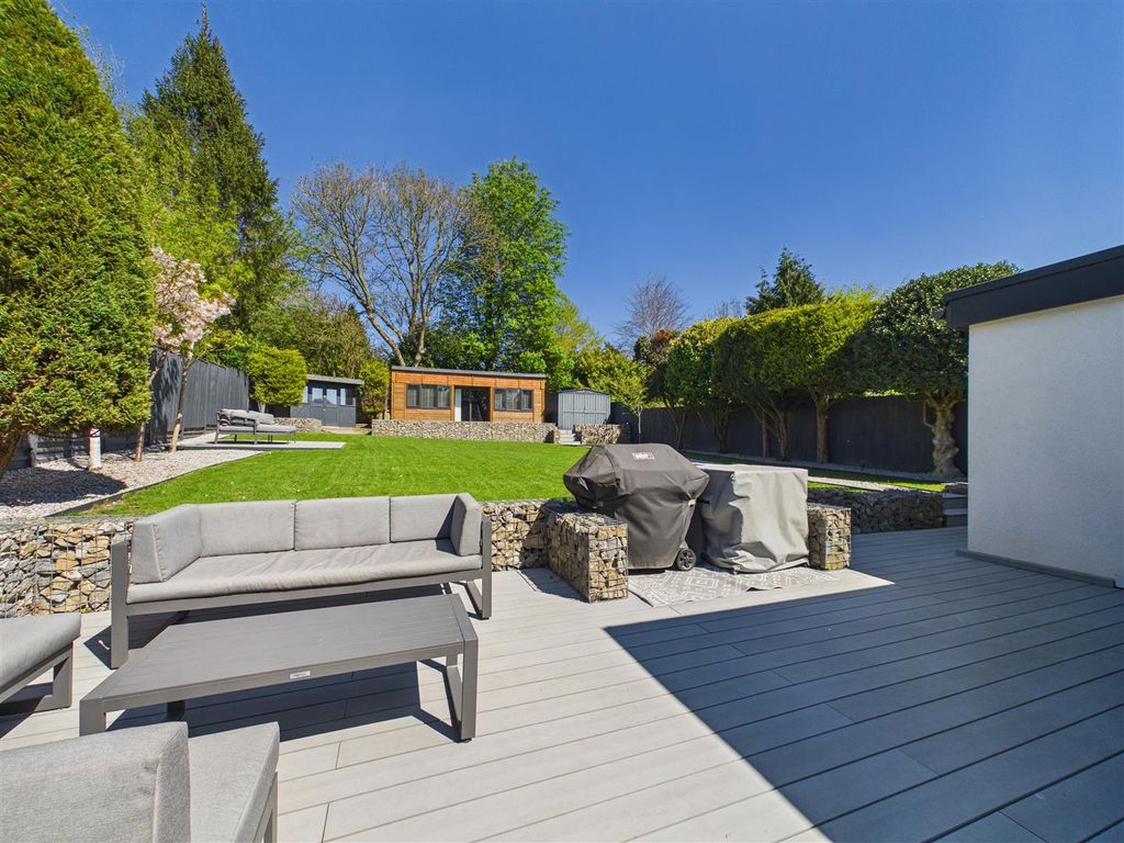 Property photo 2 of 33 Cam03303G0-Pr0359-Still037.Jpg