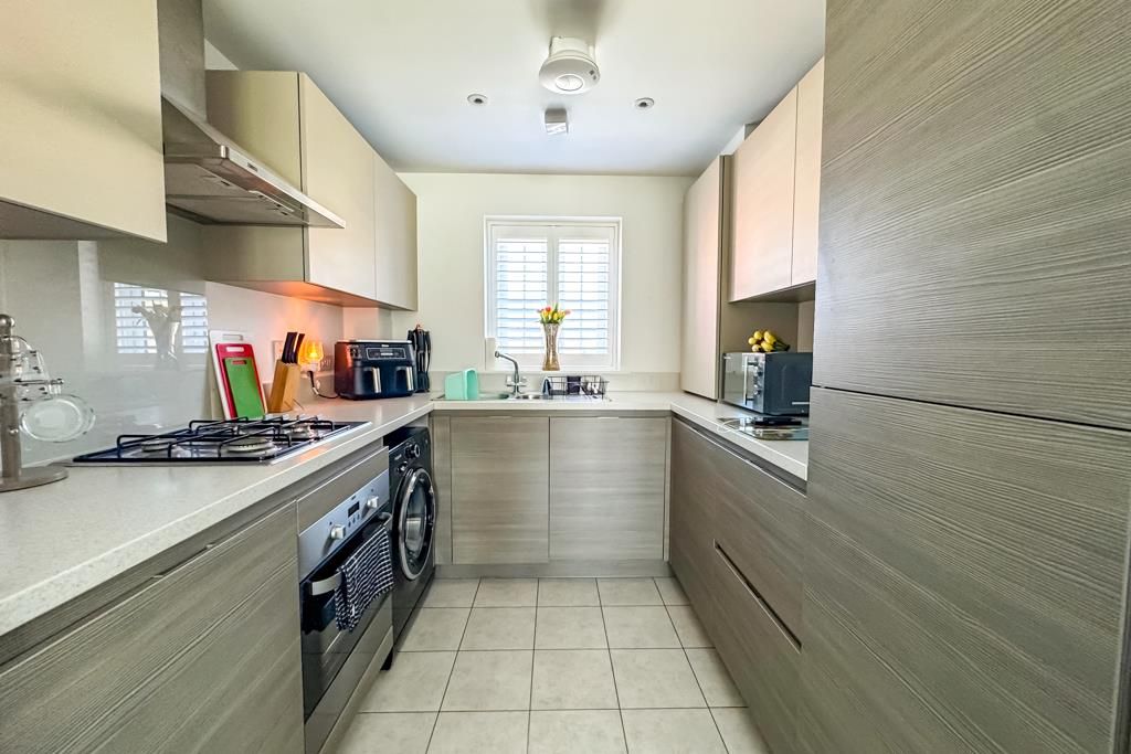 Property photo 3 of 14 Kitchen