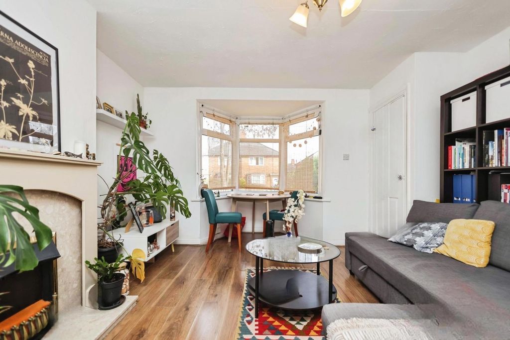 Property photo 2 of 15 Living Room