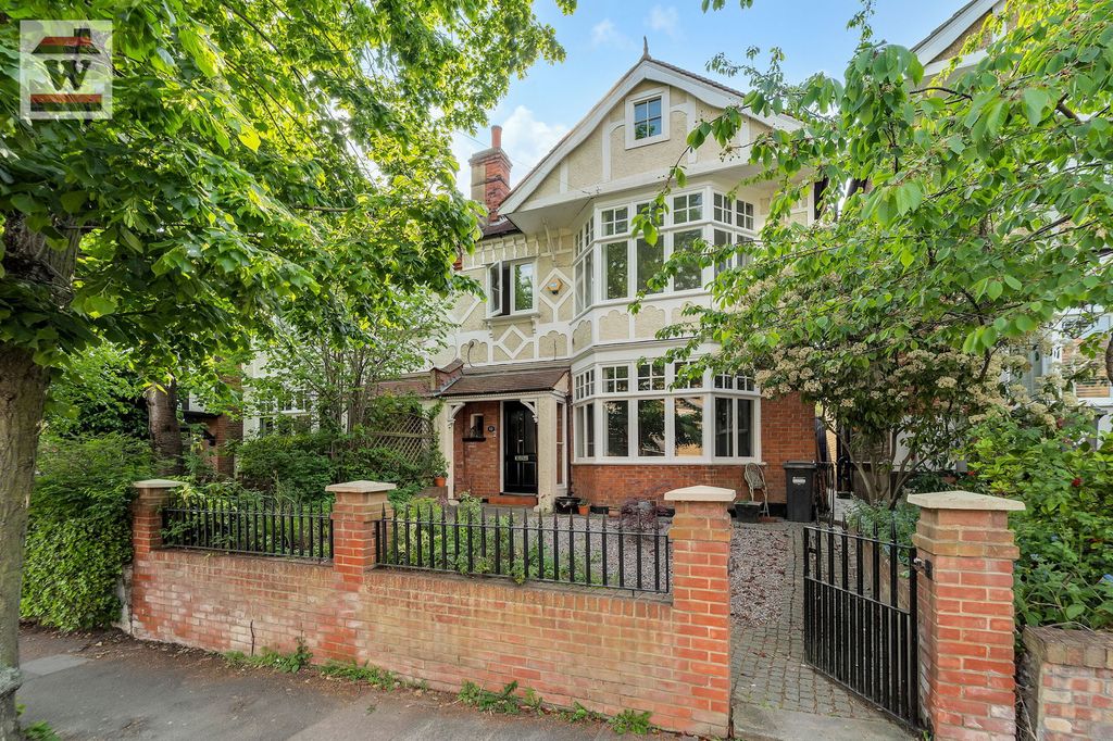Property photo 3 of 19