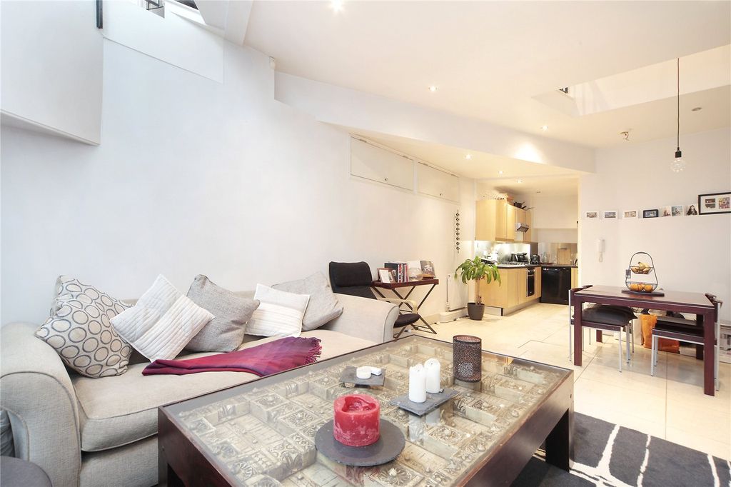 Property photo 2 of 9