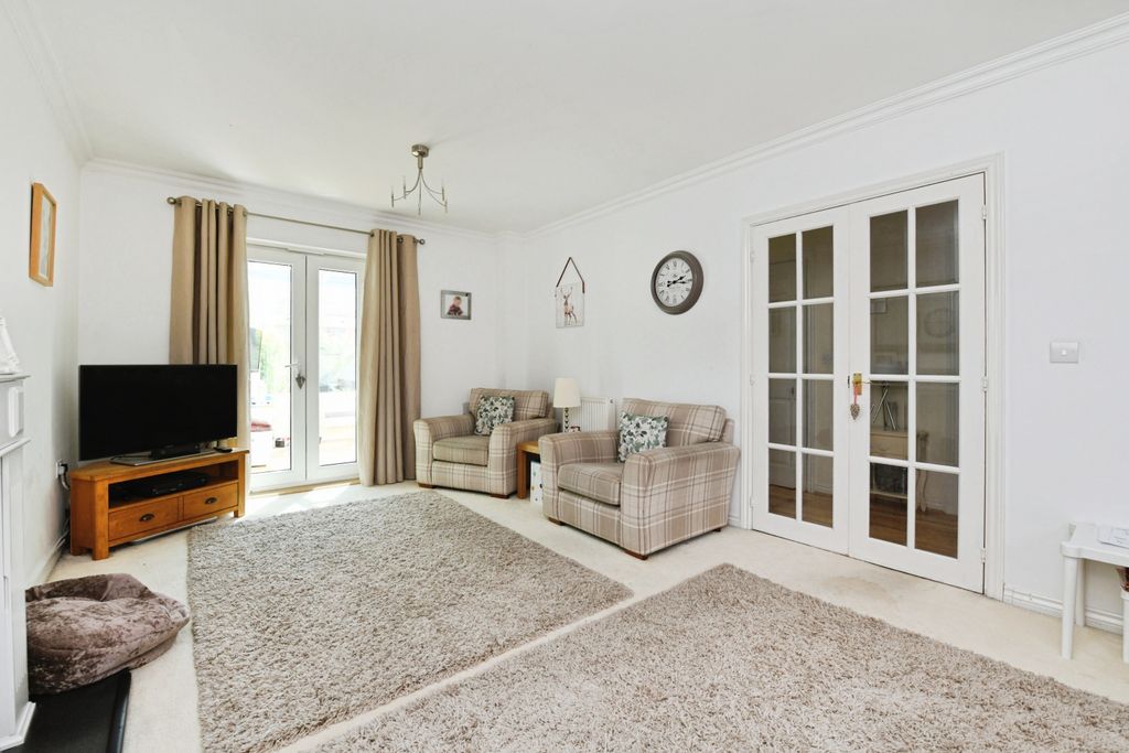 Property photo 3 of 20