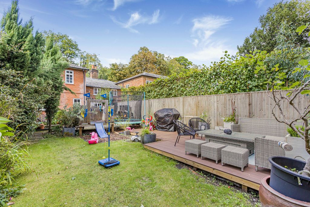 Property photo 2 of 21 Photograph 28