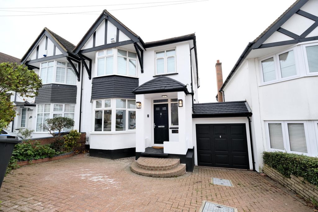 Property photo 2 of 24 Front (Exterior)