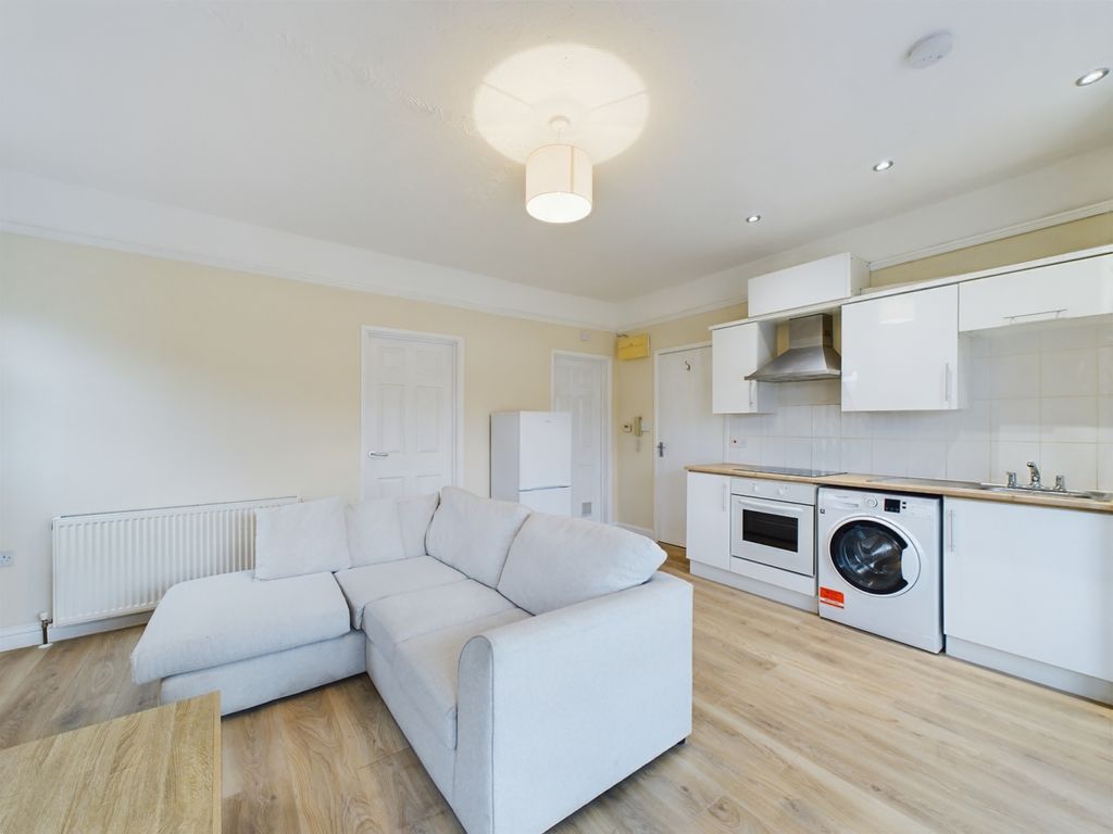 Property photo 2 of 6 Cam01909G0-Pr0156-Still002