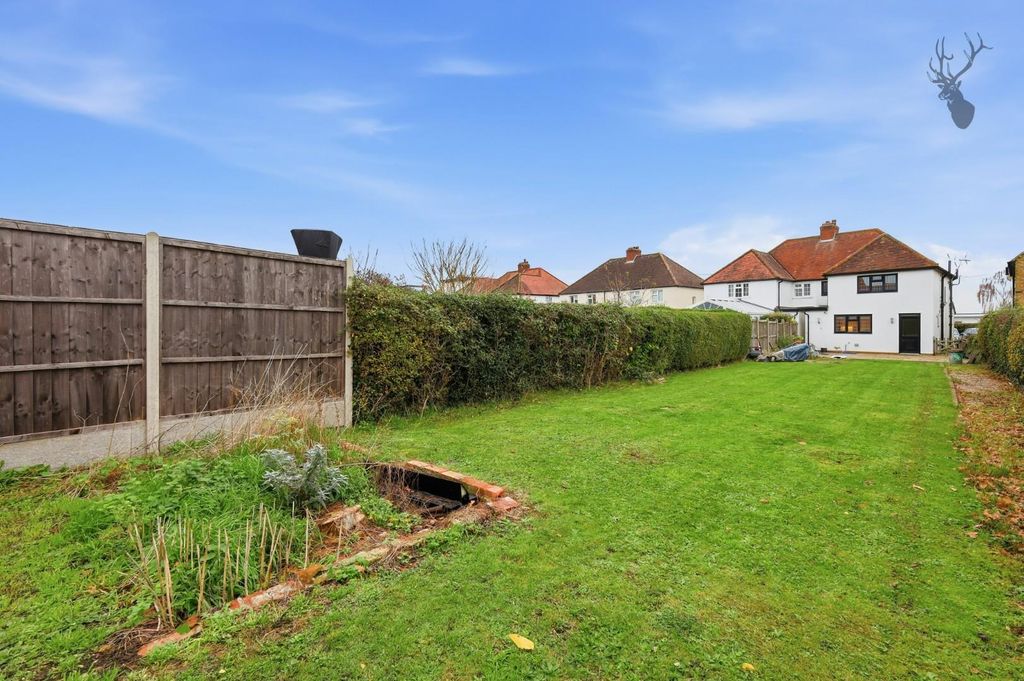 Property photo 2 of 23