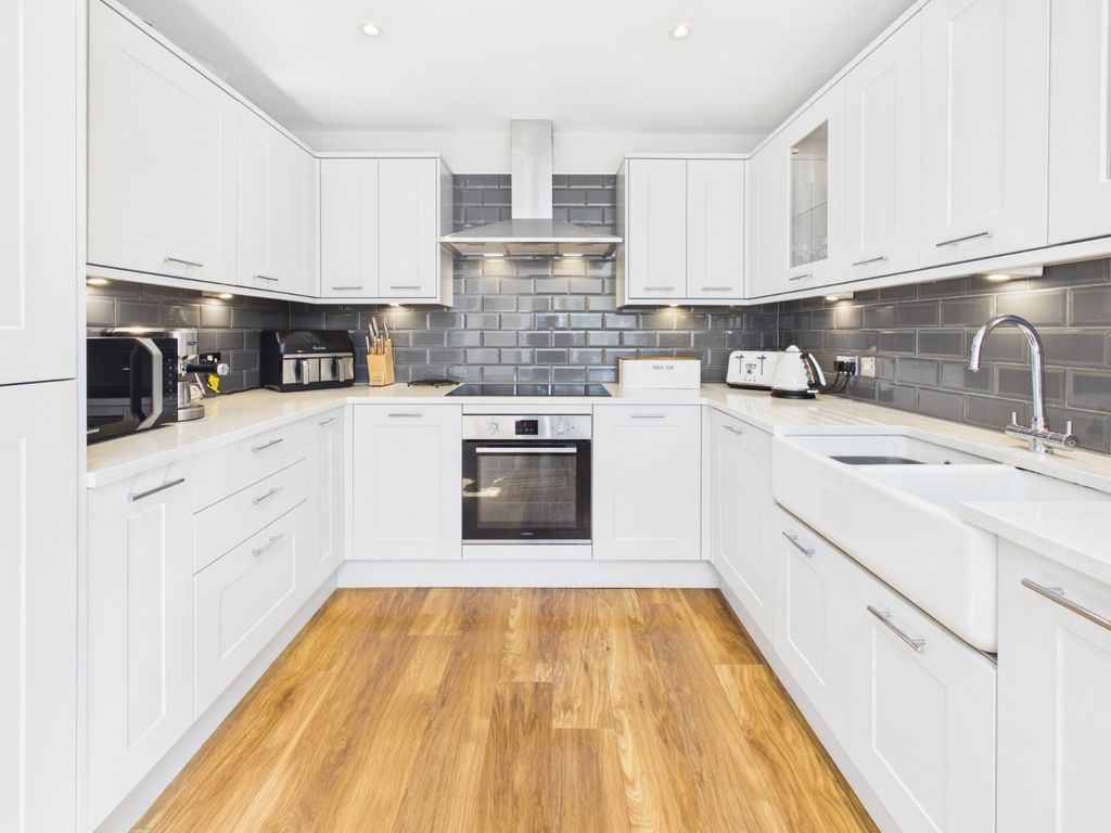 Property photo 2 of 15 Picture No. 04