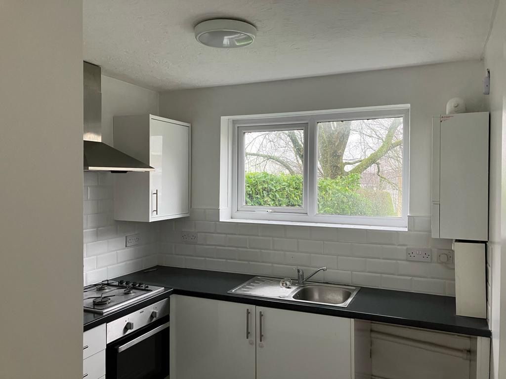 Property photo 2 of 7 Kitchen