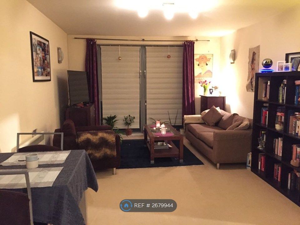 Property photo 2 of 8 Living Room