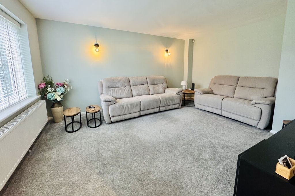 Property photo 3 of 15 Picture No. 17