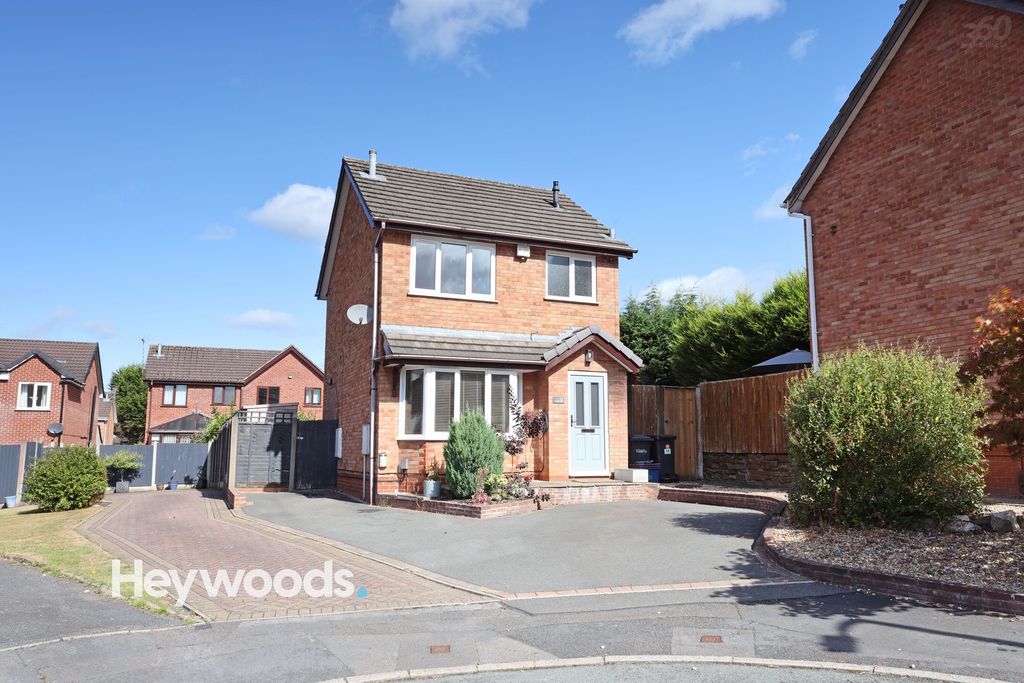 Property photo 1 of 33