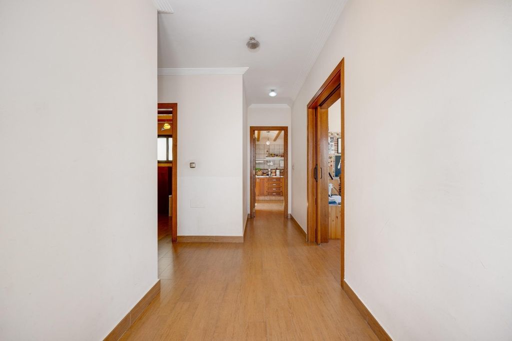 Property photo 3 of 31