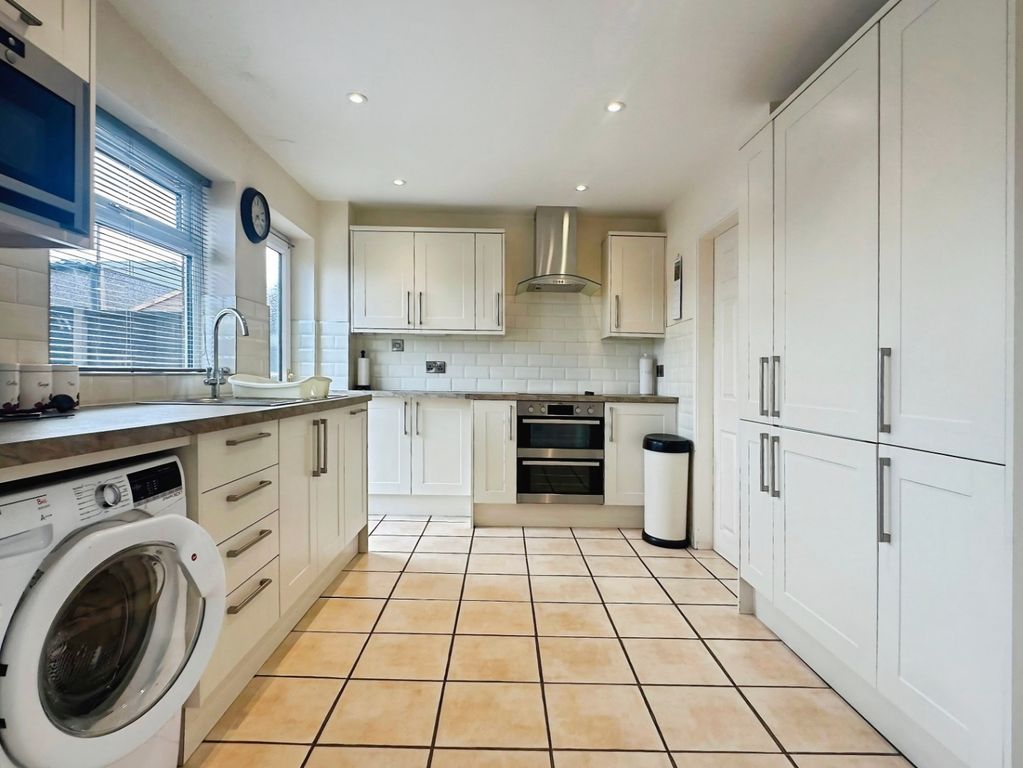 Property photo 2 of 24 Kitchen Diner