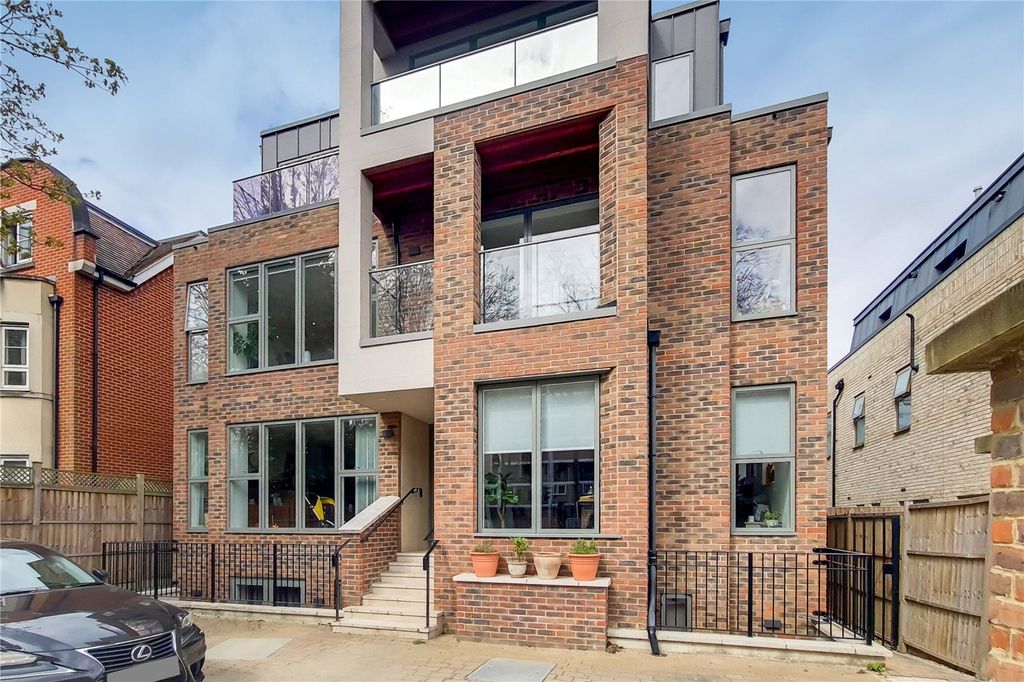 Property photo 1 of 12