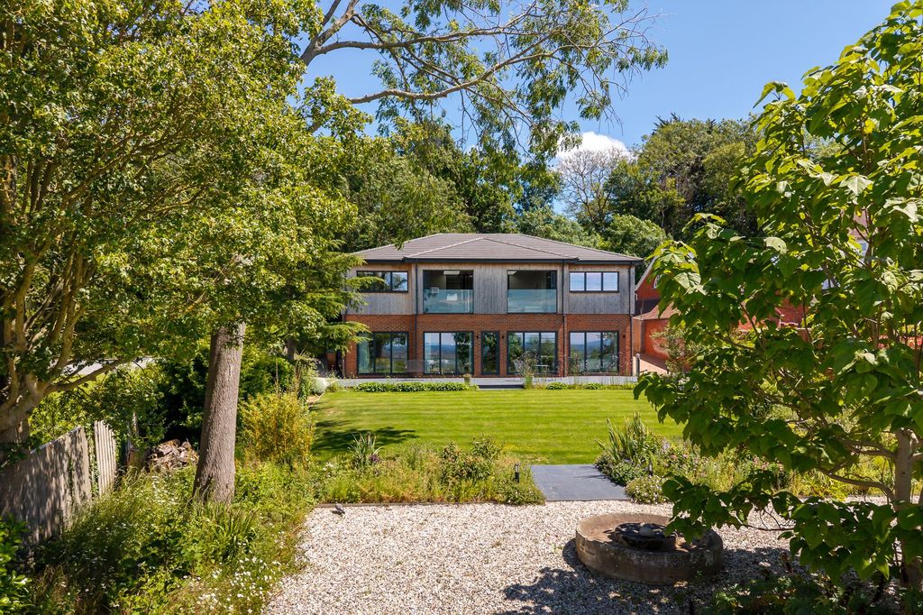 Property photo 1 of 21