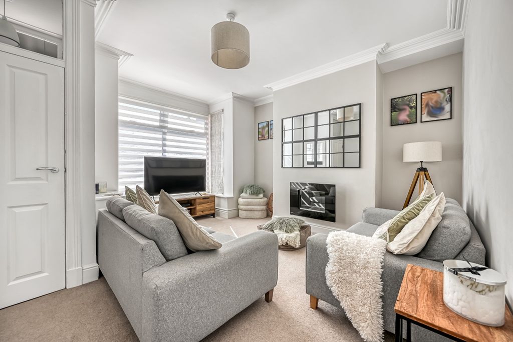 Property photo 3 of 38 5058124