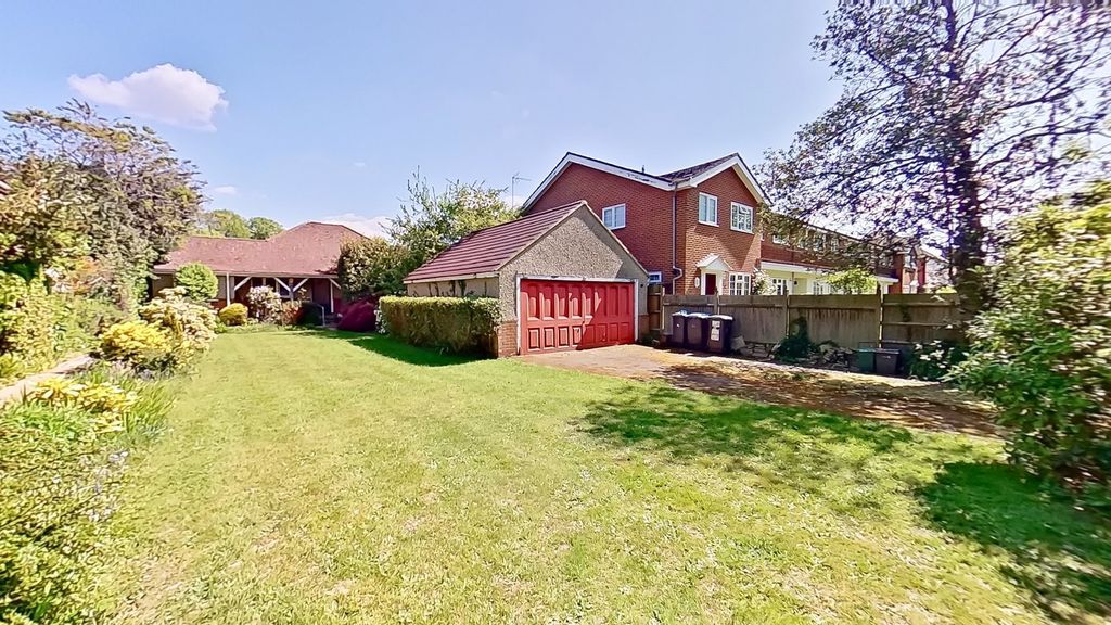 Property photo 2 of 23
