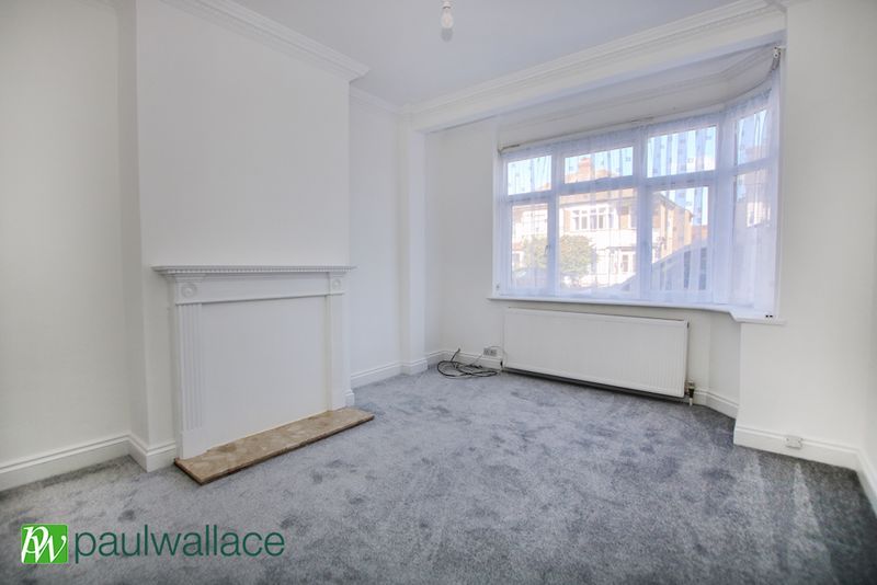 Property photo 3 of 11 Lounge