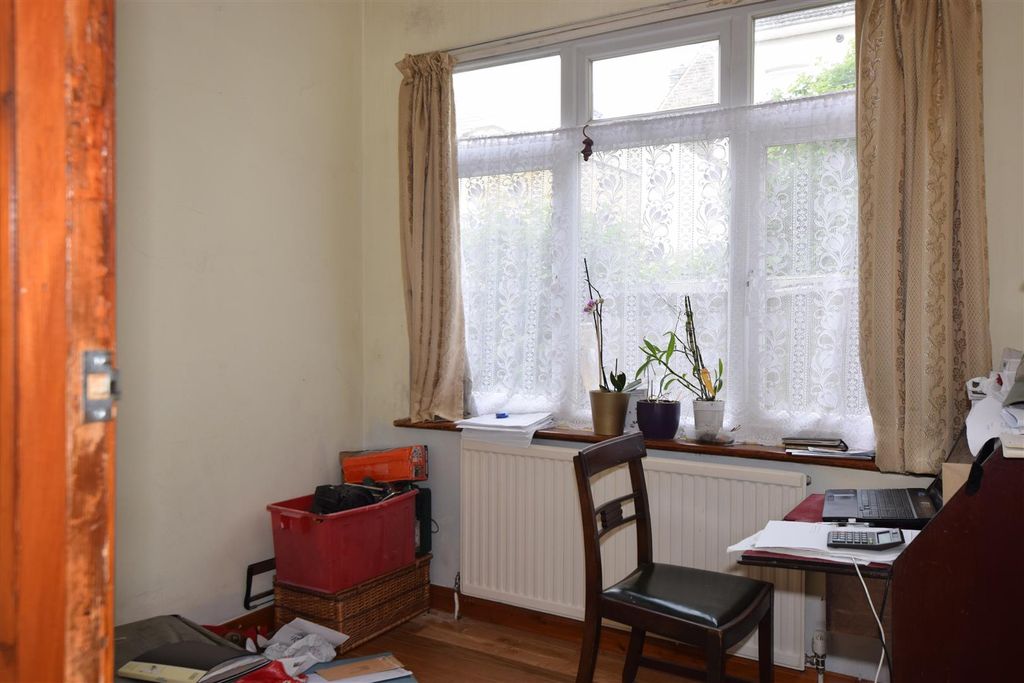 Property photo 3 of 6