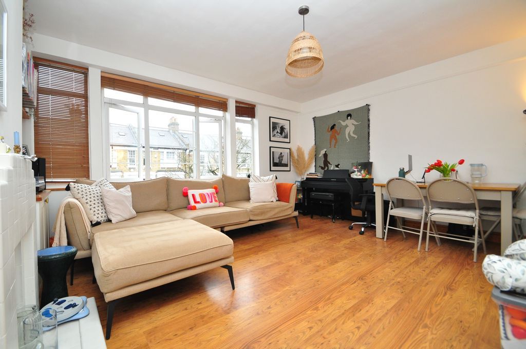 Property photo 3 of 8 Photo 8