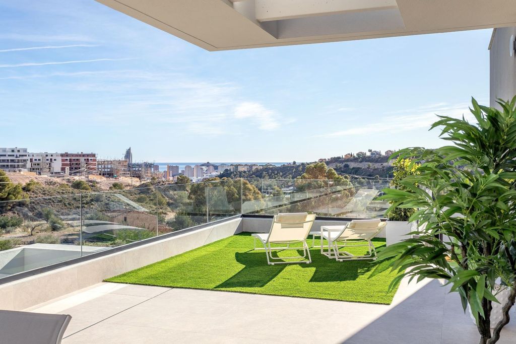 Property photo 2 of 50