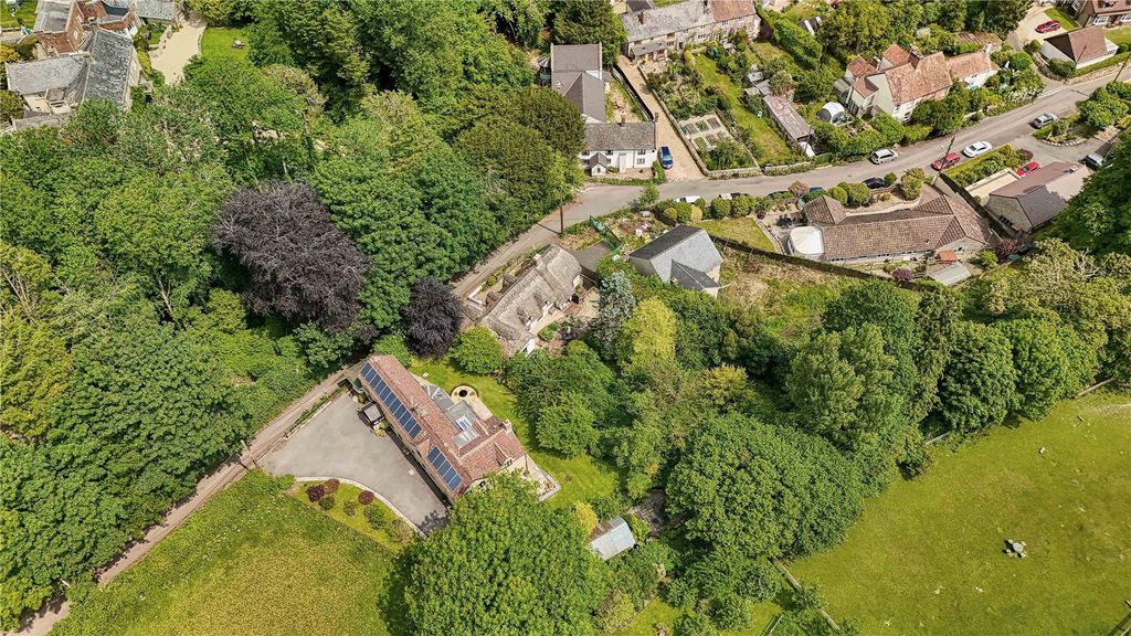 Property photo 3 of 27 Picture No. 29