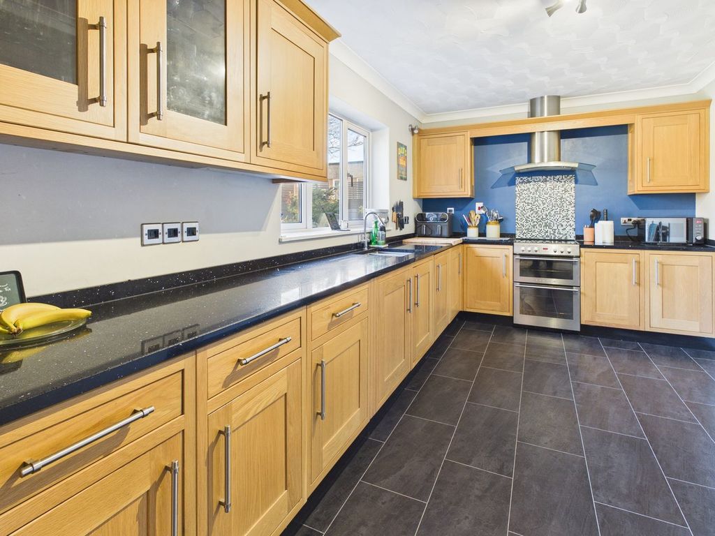 Property photo 3 of 33
