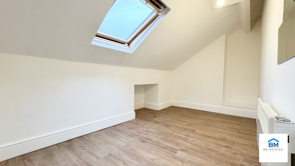 Property photo 3 of 4 Bedroom 1