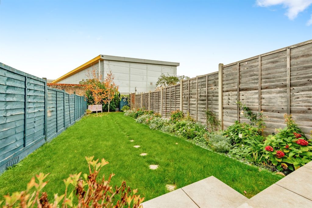 Property photo 2 of 14