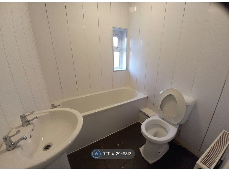 Property photo 3 of 6 Bathroom