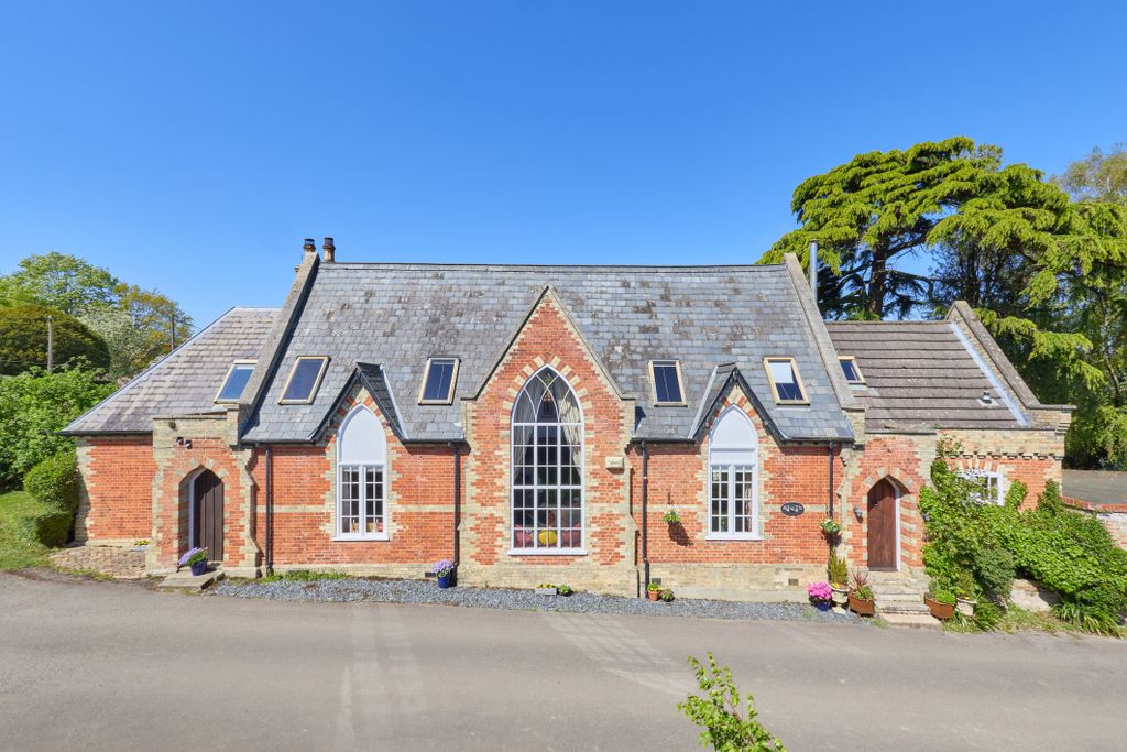 Property photo 2 of 37