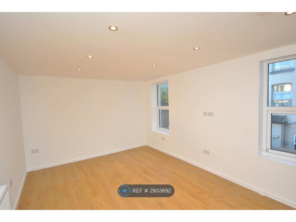 Property photo 2 of 3
