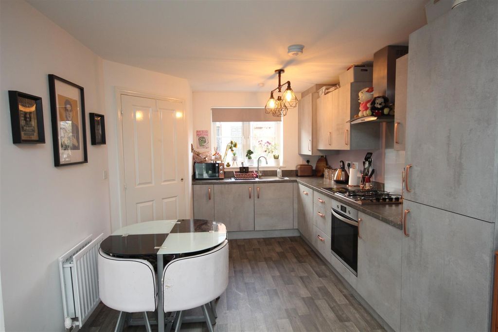 Property photo 3 of 17 Kitchen 1.Jpg