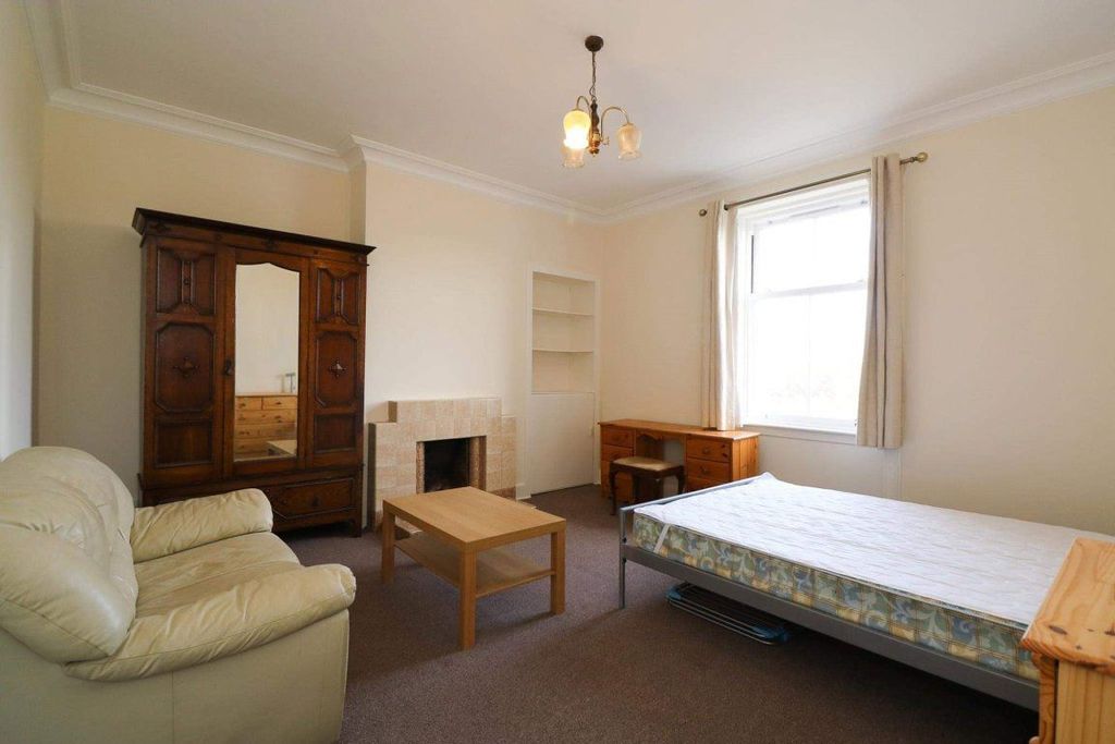 Property photo 3 of 4