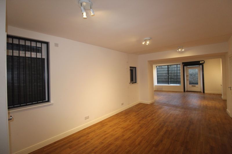 Property photo 3 of 8 Photo 7