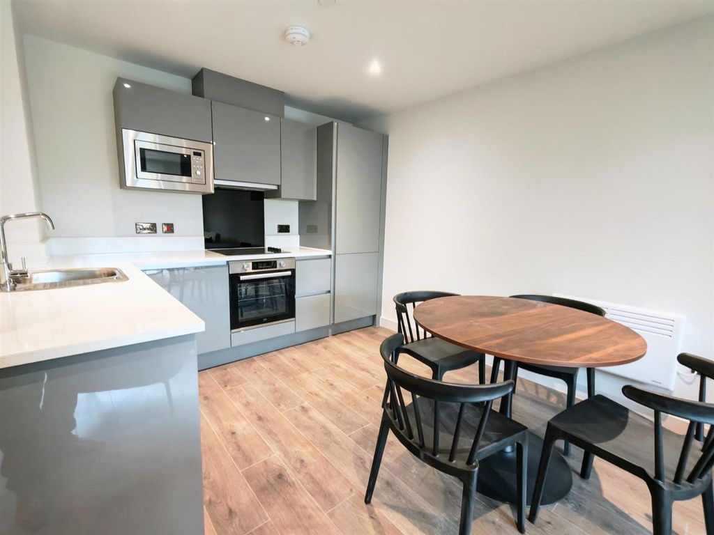 Property photo 3 of 12 Kitchen